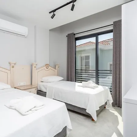 Exclusive Paradise 1 *