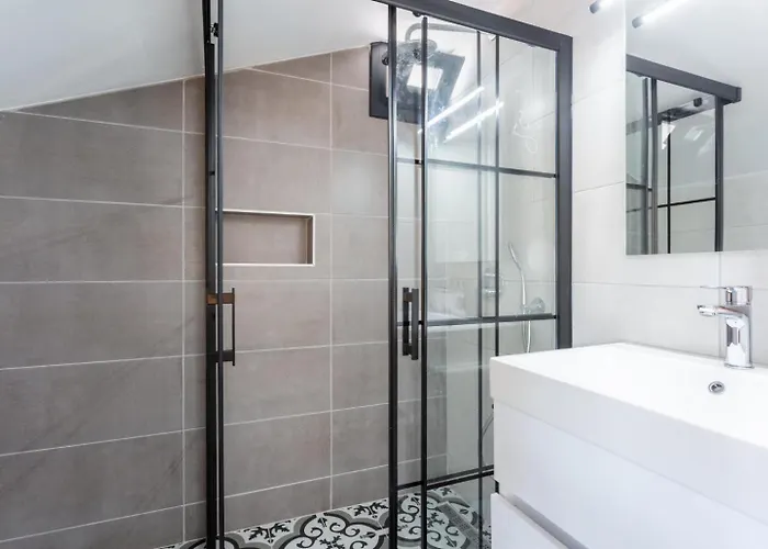 Exclusive Paradise 1 *